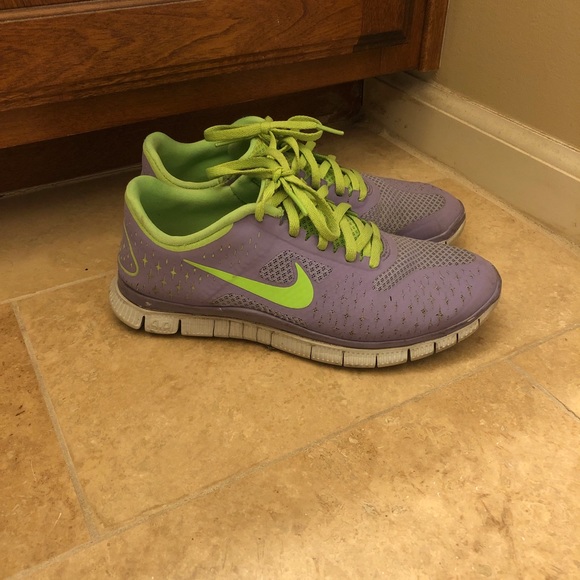 Nike Gym Shoes - Picture 2 of 2